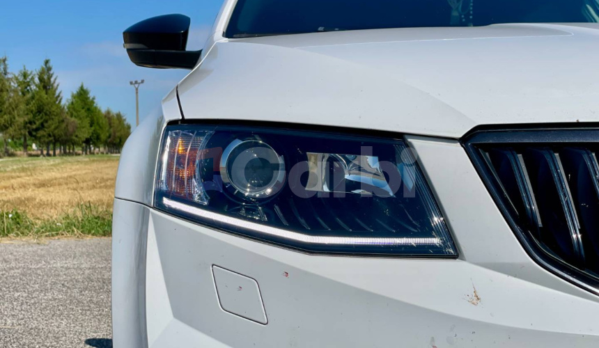 Škoda Octavia Combi 2.0 TDI DPF RS DSG