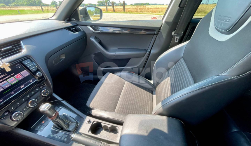 Škoda Octavia Combi 2.0 TDI DPF RS DSG