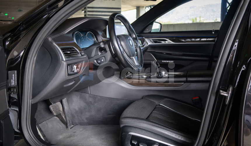 BMW Rad 7 750Li xDrive A/T
