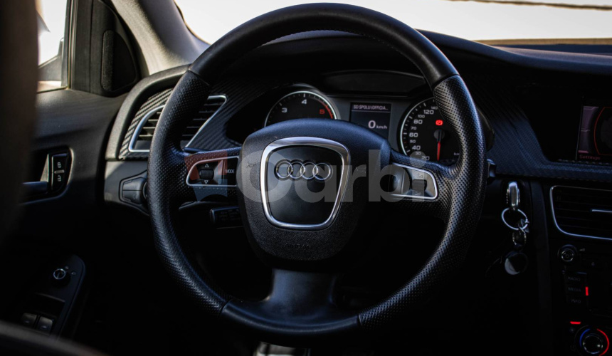 Audi A4 2.0 TDI CR 125kW Quattro Sline, Manuál, Slovenské, Alcantara