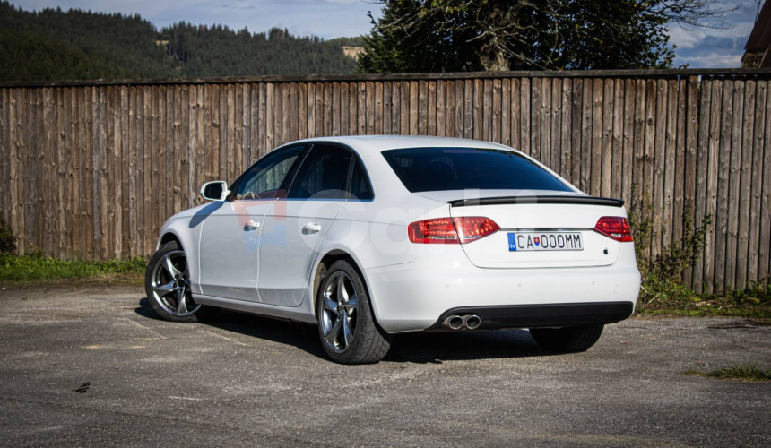 Audi A4 2.0 TDI CR 125kW Quattro Sline, Manuál, Slovenské, Alcantara