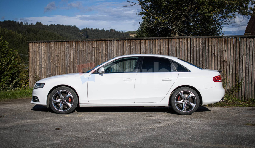 Audi A4 2.0 TDI CR 125kW Quattro Sline, Manuál, Slovenské, Alcantara