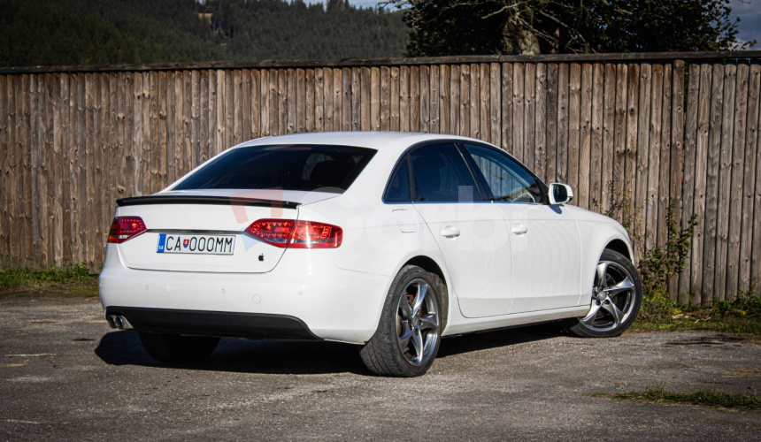 Audi A4 2.0 TDI CR 125kW Quattro Sline, Manuál, Slovenské, Alcantara