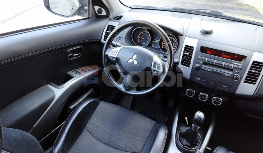 Mitsubishi Outlander MITSUBISHI