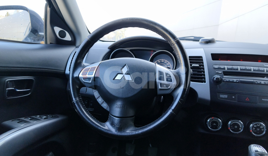 Mitsubishi Outlander MITSUBISHI