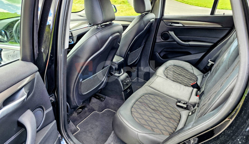 BMW X1 xDrive 20i A/T