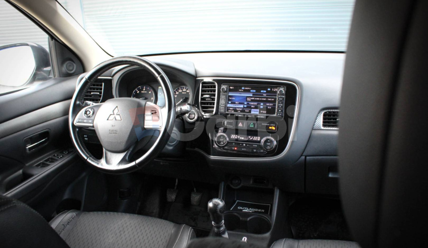 Mitsubishi Outlander 2.2 DI-D Intense, 110kW, M6, 7 miestne (2012 - 2015)