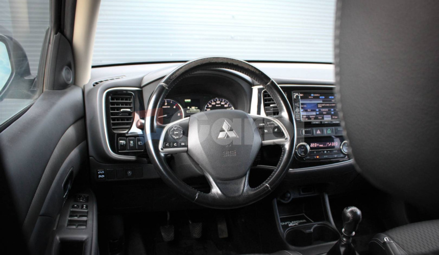 Mitsubishi Outlander 2.2 DI-D Intense, 110kW, M6, 7 miestne (2012 - 2015)