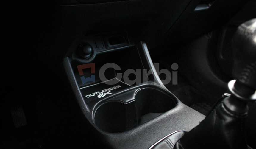 Mitsubishi Outlander 2.2 DI-D Intense, 110kW, M6, 7 miestne (2012 - 2015)