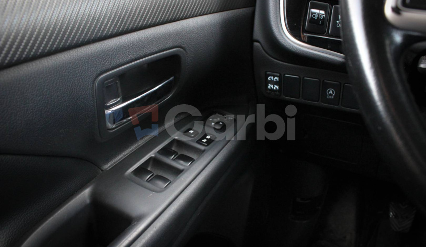 Mitsubishi Outlander 2.2 DI-D Intense, 110kW, M6, 7 miestne (2012 - 2015)