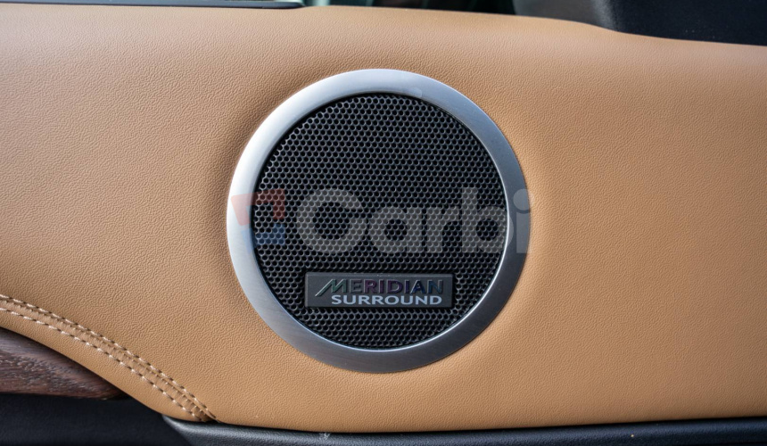 Land Rover Discovery 3.0 I6 D250 MHEV HSE AWD A/T 5+2