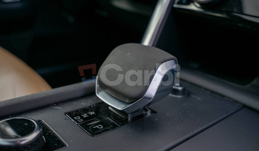 Land Rover Discovery 3.0 I6 D250 MHEV HSE AWD A/T 5+2