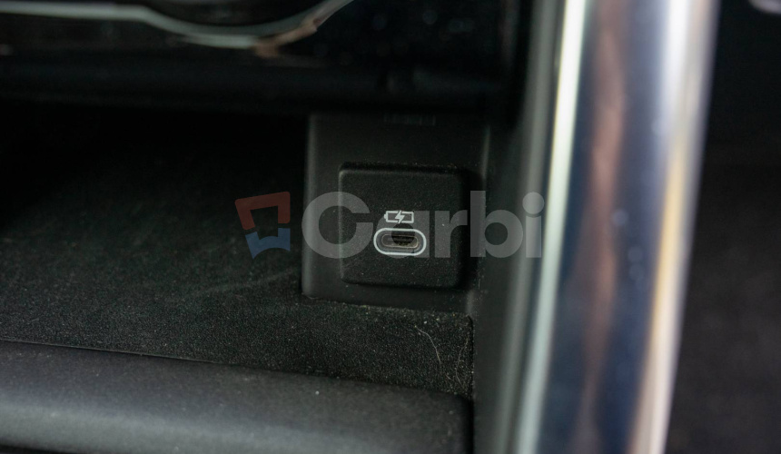 Land Rover Discovery 3.0 I6 D250 MHEV HSE AWD A/T 5+2