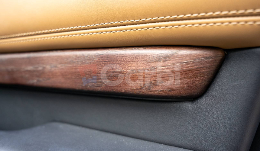 Land Rover Discovery 3.0 I6 D250 MHEV HSE AWD A/T 5+2