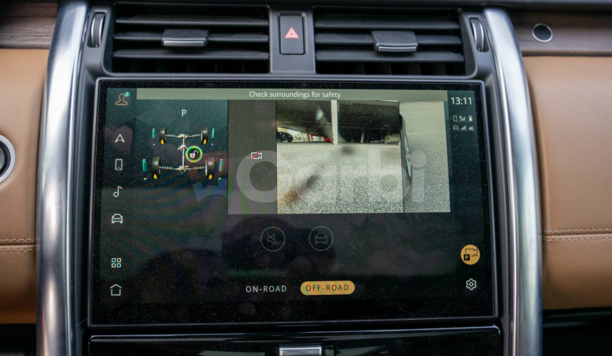 Land Rover Discovery 3.0 I6 D250 MHEV HSE AWD A/T 5+2