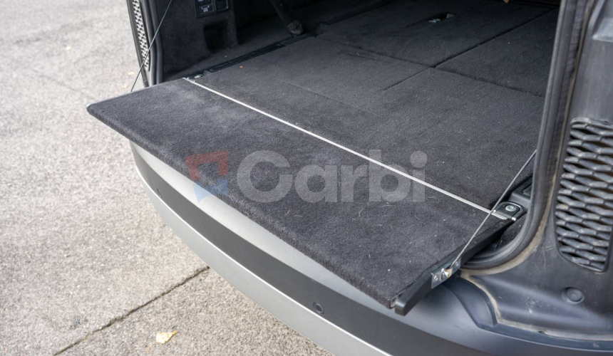 Land Rover Discovery 3.0 I6 D250 MHEV HSE AWD A/T 5+2