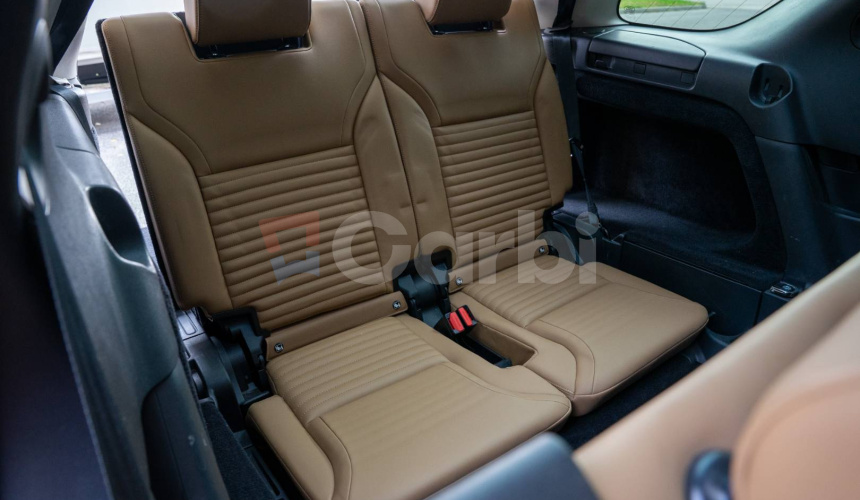 Land Rover Discovery 3.0 I6 D250 MHEV HSE AWD A/T 5+2