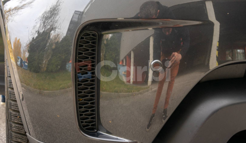 Land Rover Discovery 3.0 I6 D250 MHEV HSE AWD A/T 5+2