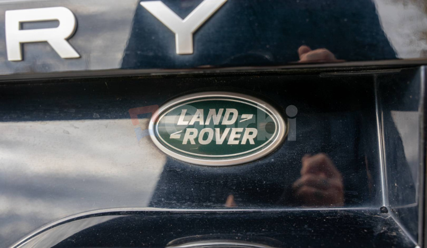 Land Rover Discovery 3.0 I6 D250 MHEV HSE AWD A/T 5+2