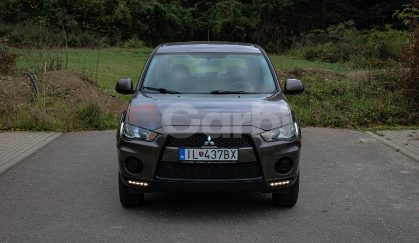 Mitsubishi Outlander 2.0 MIVEC Invite 2WD