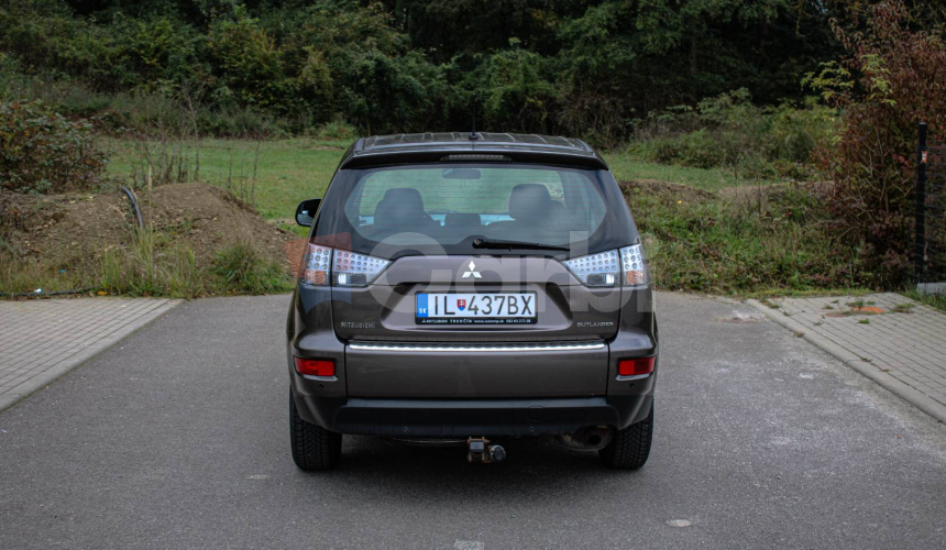 Mitsubishi Outlander 2.0 MIVEC Invite 2WD