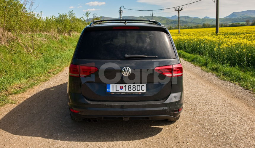Volkswagen Touran 2.0 TDI SCR 150k 7miestne 6st. manuál Nelakované