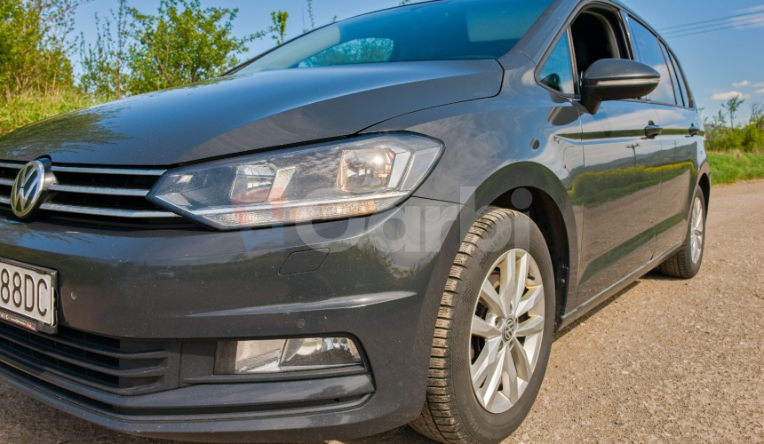 Volkswagen Touran 2.0 TDI SCR 150k 7miestne 6st. manuál Nelakované