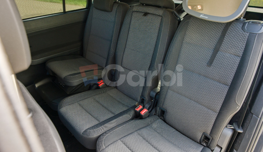 Volkswagen Touran 2.0 TDI SCR 150k 7miestne 6st. manuál Nelakované