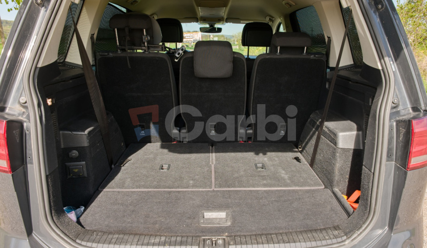 Volkswagen Touran 2.0 TDI SCR 150k 7miestne 6st. manuál Nelakované