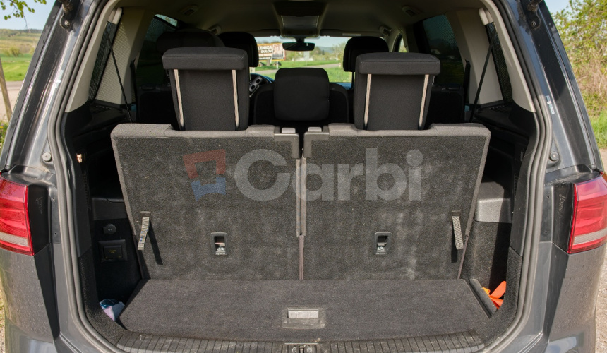 Volkswagen Touran 2.0 TDI SCR 150k 7miestne 6st. manuál Nelakované