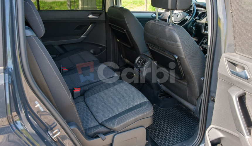 Volkswagen Touran 2.0 TDI SCR 150k 7miestne 6st. manuál Nelakované