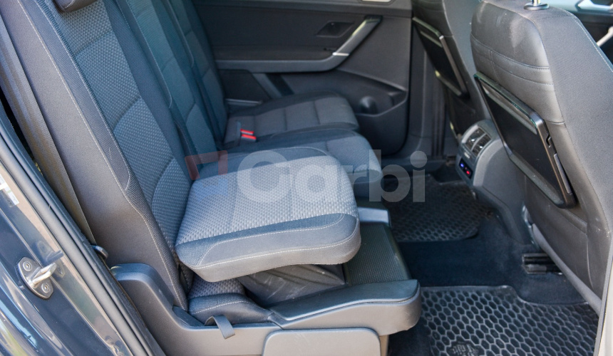 Volkswagen Touran 2.0 TDI SCR 150k 7miestne 6st. manuál Nelakované