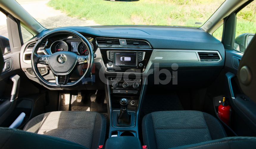 Volkswagen Touran 2.0 TDI SCR 150k 7miestne 6st. manuál Nelakované
