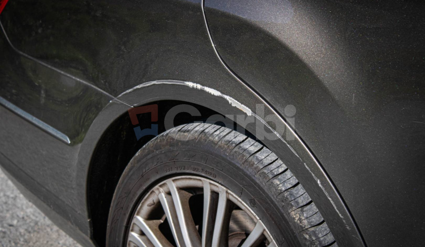 Mercedes-Benz E trieda Sedan 350 4Matic Benzín, bez vzduchu, Slovenské, Distronic +, Mŕtvy uhol