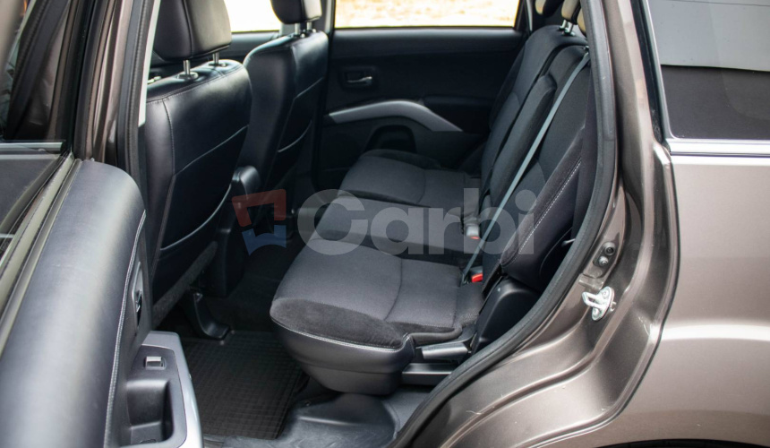 Mitsubishi Outlander 2.2 DI-D (177k) Instyle