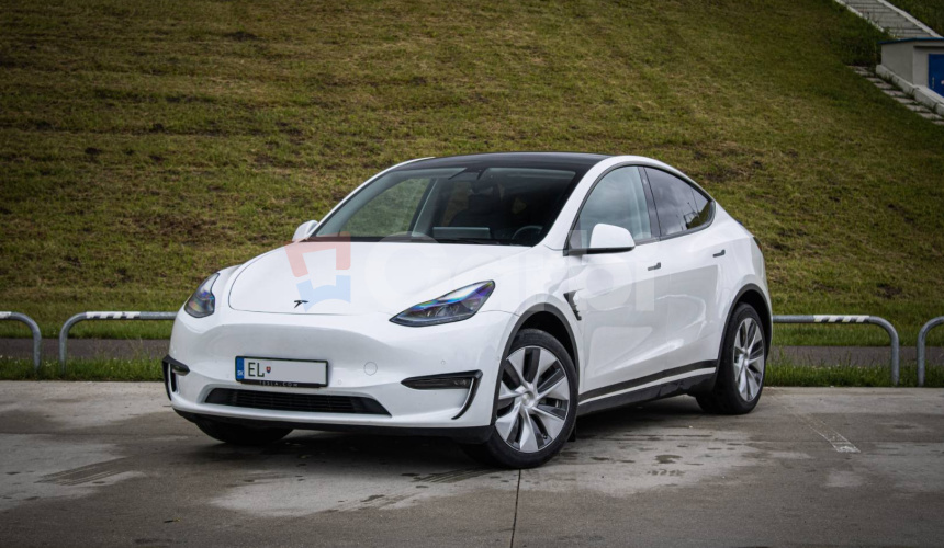 Tesla Model Y Long Range Ryzen, SOH 90%, Grok, Tepelné čerpadlo, Matrix LED, Dvojité sklá