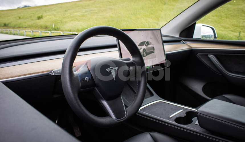 Tesla Model Y Long Range Ryzen, SOH 90%, Grok, Tepelné čerpadlo, Matrix LED, Dvojité sklá
