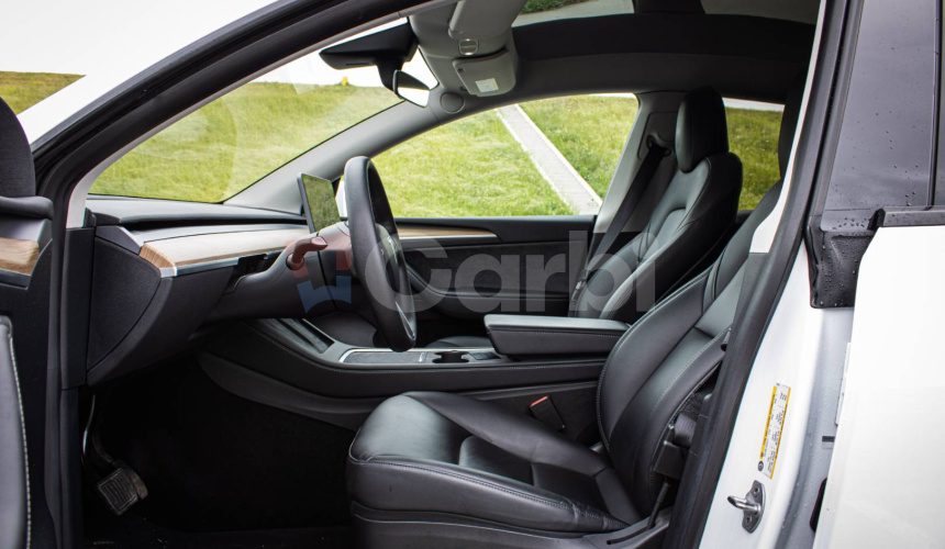 Tesla Model Y Long Range Ryzen, SOH 90%, Grok, Tepelné čerpadlo, Matrix LED, Dvojité sklá