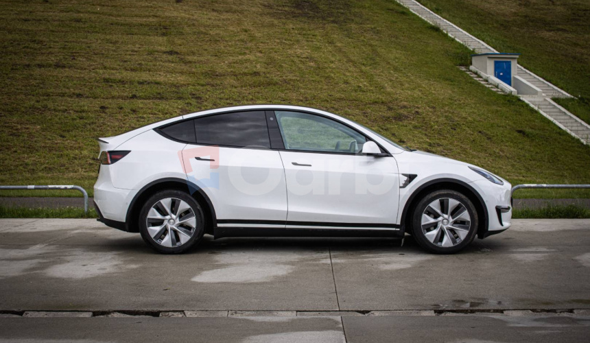 Tesla Model Y Long Range Ryzen, SOH 90%, Grok, Tepelné čerpadlo, Matrix LED, Dvojité sklá