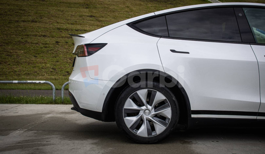 Tesla Model Y Long Range Ryzen, SOH 90%, Grok, Tepelné čerpadlo, Matrix LED, Dvojité sklá
