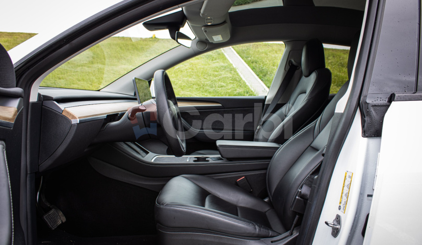 Tesla Model Y Long Range Ryzen, SOH 90%, Grok, Tepelné čerpadlo, Matrix LED, Dvojité sklá