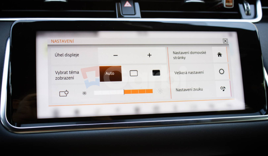 Land Rover Range Rover Evoque 2.0D D180 HSE, Nelakované, Pano, Meridian Sound, Virtual, TOP