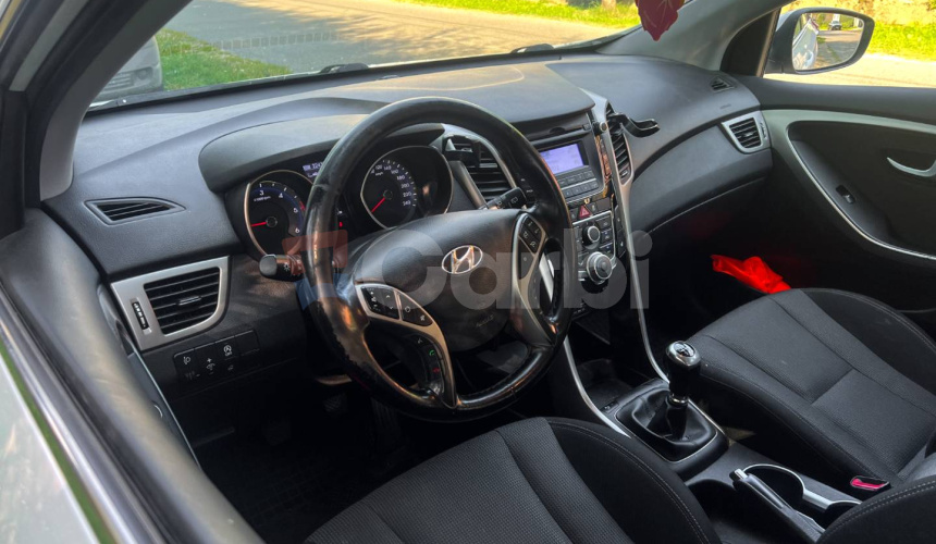 Hyundai i30 1.6 CRDi DOHC 16V Family