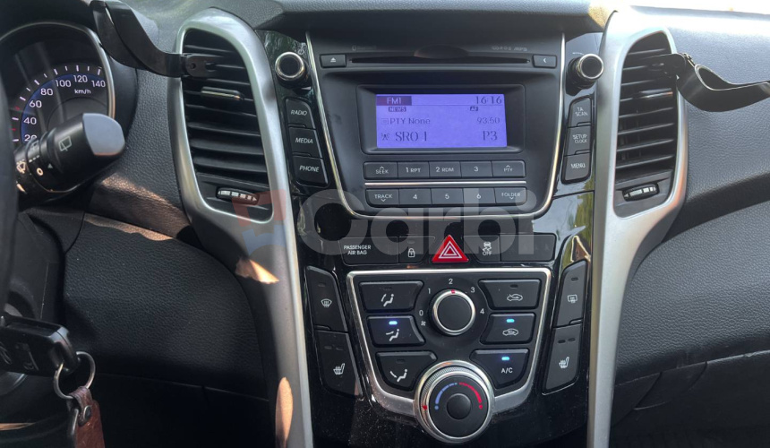 Hyundai i30 1.6 CRDi DOHC 16V Family