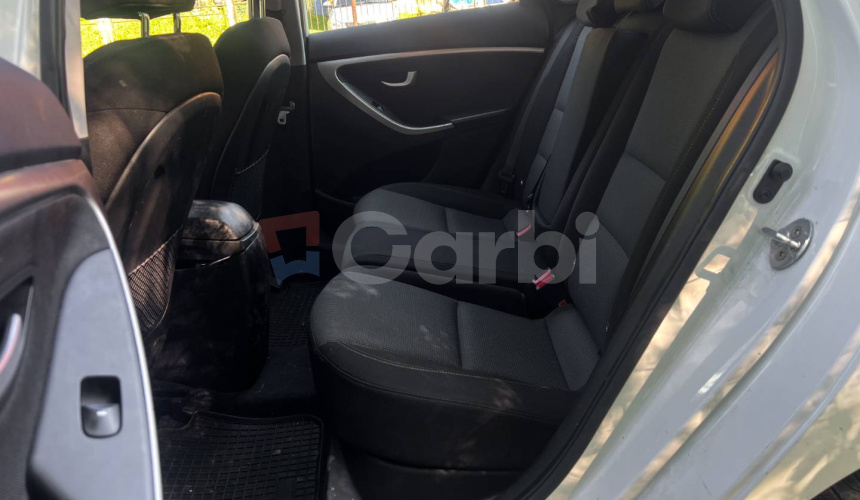 Hyundai i30 1.6 CRDi DOHC 16V Family