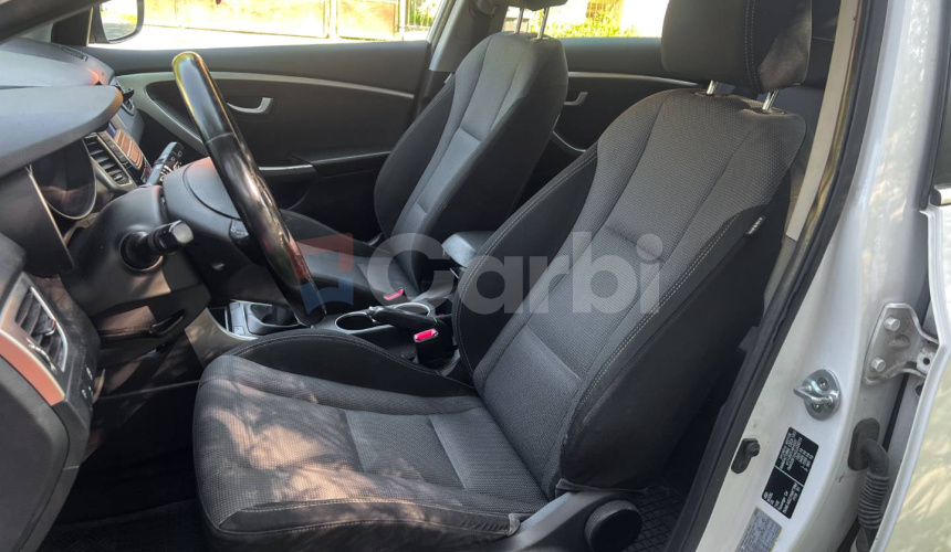 Hyundai i30 1.6 CRDi DOHC 16V Family