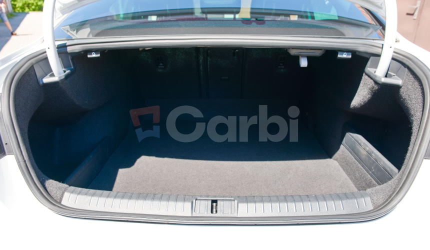 Volkswagen Passat Sedan B8 2.0 TDI 110kw 150PS R-line