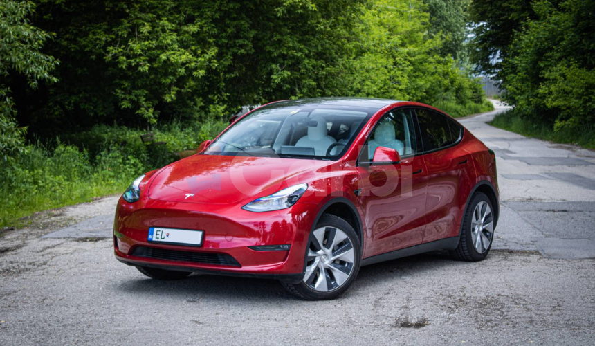 Tesla Model Y Long Range AWD, Biely interiér, Tepelné čerpadlo, Dvojité sklá, DPH