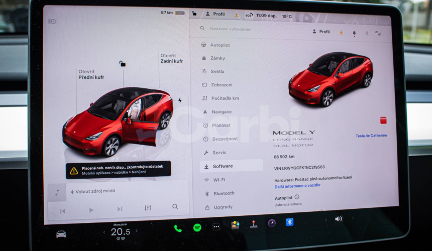 Tesla Model Y Long Range AWD, Biely interiér, Tepelné čerpadlo, Dvojité sklá, DPH