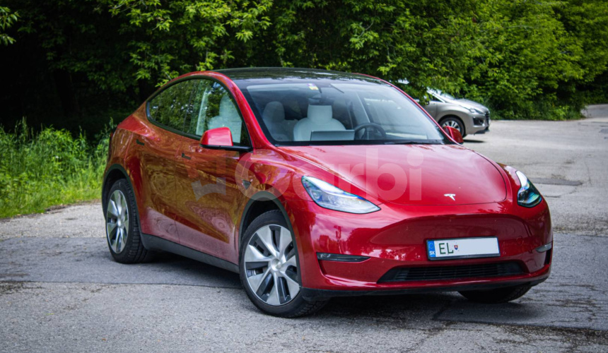 Tesla Model Y Long Range AWD, Biely interiér, Tepelné čerpadlo, Dvojité sklá, DPH